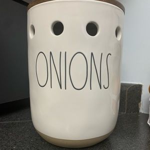 Rae Dunn onions